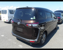 Toyota Sienta 2017