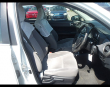 Toyota Corolla Axio 2012