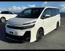 Toyota Voxy 2019