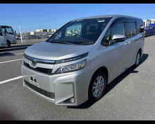 Toyota Voxy 2019