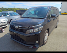 Toyota Voxy 2015