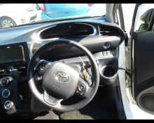 Toyota Sienta 2018