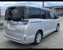 Toyota Voxy 2019