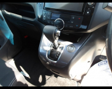 Nissan Serena 2014