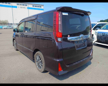 Toyota Noah 2015