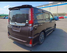 Toyota Noah 2015