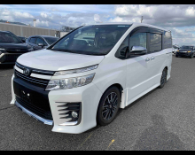 Toyota Voxy 2015