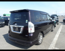 Toyota Voxy 2012