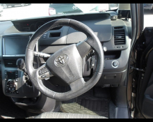 Toyota Voxy 2012
