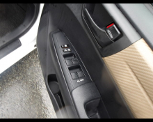 Toyota Corolla Axio 2012