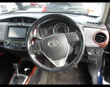 Toyota Corolla Axio 2014