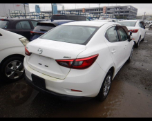 Mazda Mazda2 Sedan 2021