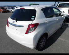 Toyota Vitz 2015
