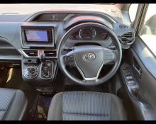 Toyota Voxy 2015