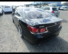 Toyota Crown Athlete 2016