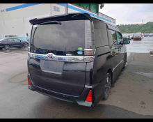 Toyota Voxy 2019