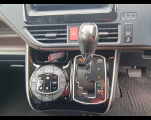 Toyota Esquire 2016