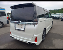 Toyota Voxy 2017