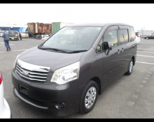 Toyota Noah 2012