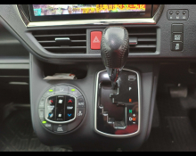Toyota Voxy 2015
