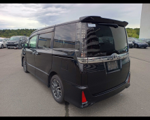 Toyota Voxy 2015