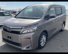 Toyota Voxy 2017