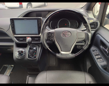 Toyota Voxy 2015