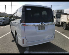Toyota Voxy 2015