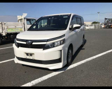 Toyota Voxy 2015