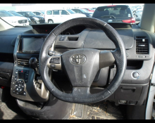 Toyota Noah 2012