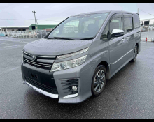 Toyota Voxy 2015