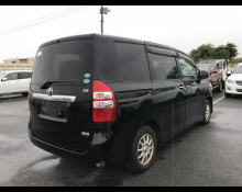 Toyota Noah 2013