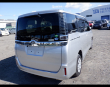 Toyota Voxy 2017