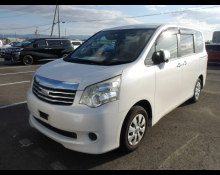 Toyota Noah 2012