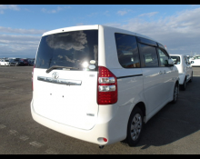 Toyota Noah 2012
