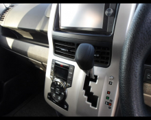 Toyota Noah 2012