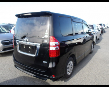 Toyota Noah 2013