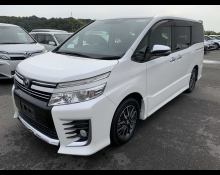 Toyota Voxy 2015