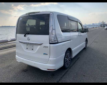 Nissan Serena 2015