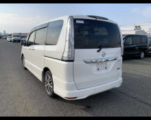 Nissan Serena 2015