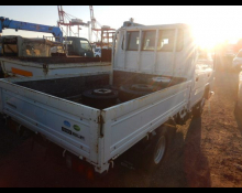 Isuzu Elf Truck 2017