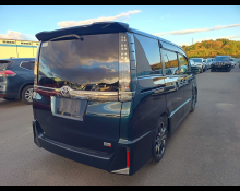 Toyota Voxy 2017