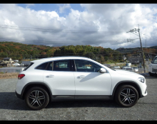 Mercedes-Benz GLA-class 2021