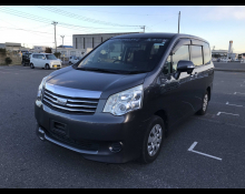 Toyota Noah 2012