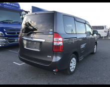 Toyota Noah 2012