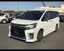 Toyota Voxy 2016