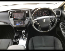 Toyota Crown Athlete 2016