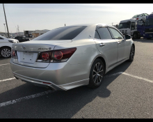 Toyota Crown Athlete 2016