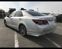 Toyota Crown Athlete 2016