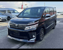 Toyota Voxy 2015